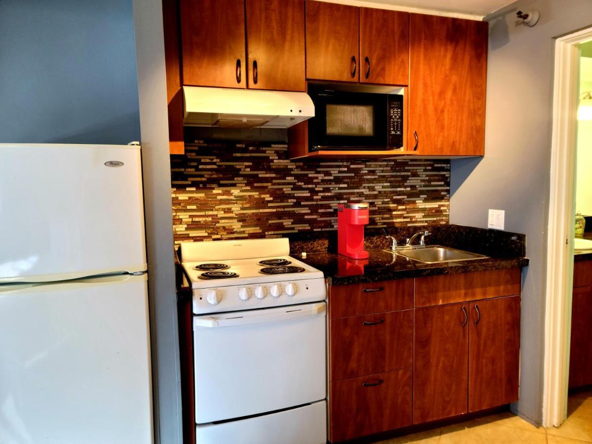 Spacious Studio W/ Parking, Beach/Mall/Park ホノルル エクステリア 写真
