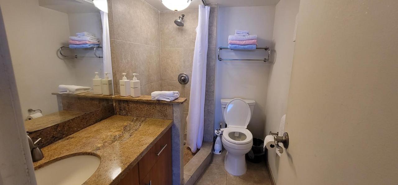 Spacious Studio W/ Parking, Beach/Mall/Park ホノルル エクステリア 写真