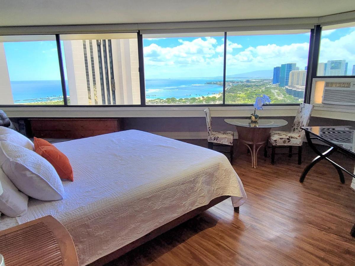 Spacious Studio W/ Parking, Beach/Mall/Park ホノルル エクステリア 写真